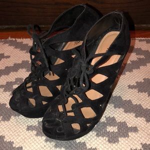 Charlotte Russe Black Webbed Wedges Size 8